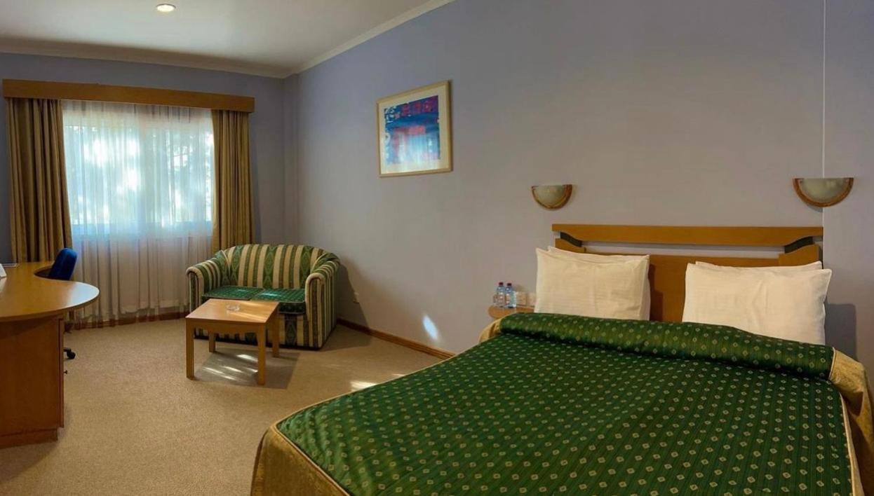 The Crescent Beach Hotel Baku Exterior photo