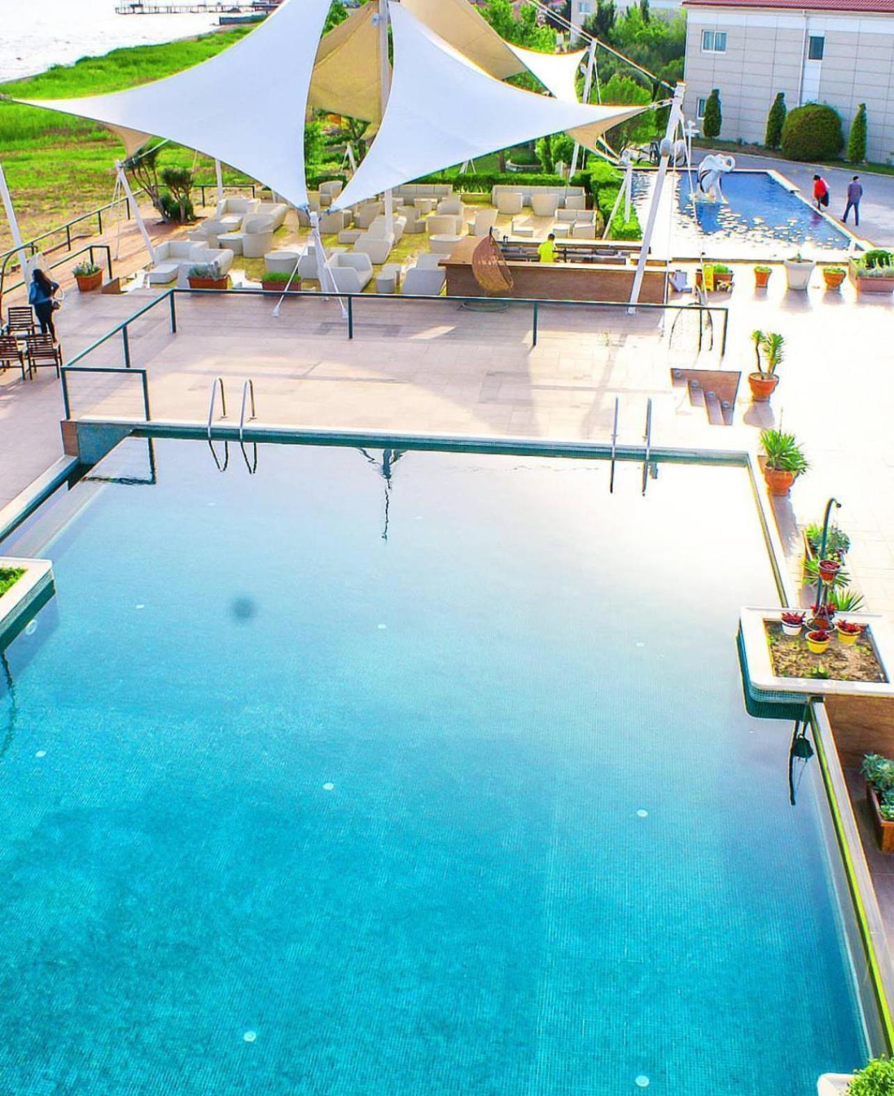 The Crescent Beach Hotel Baku Exterior photo